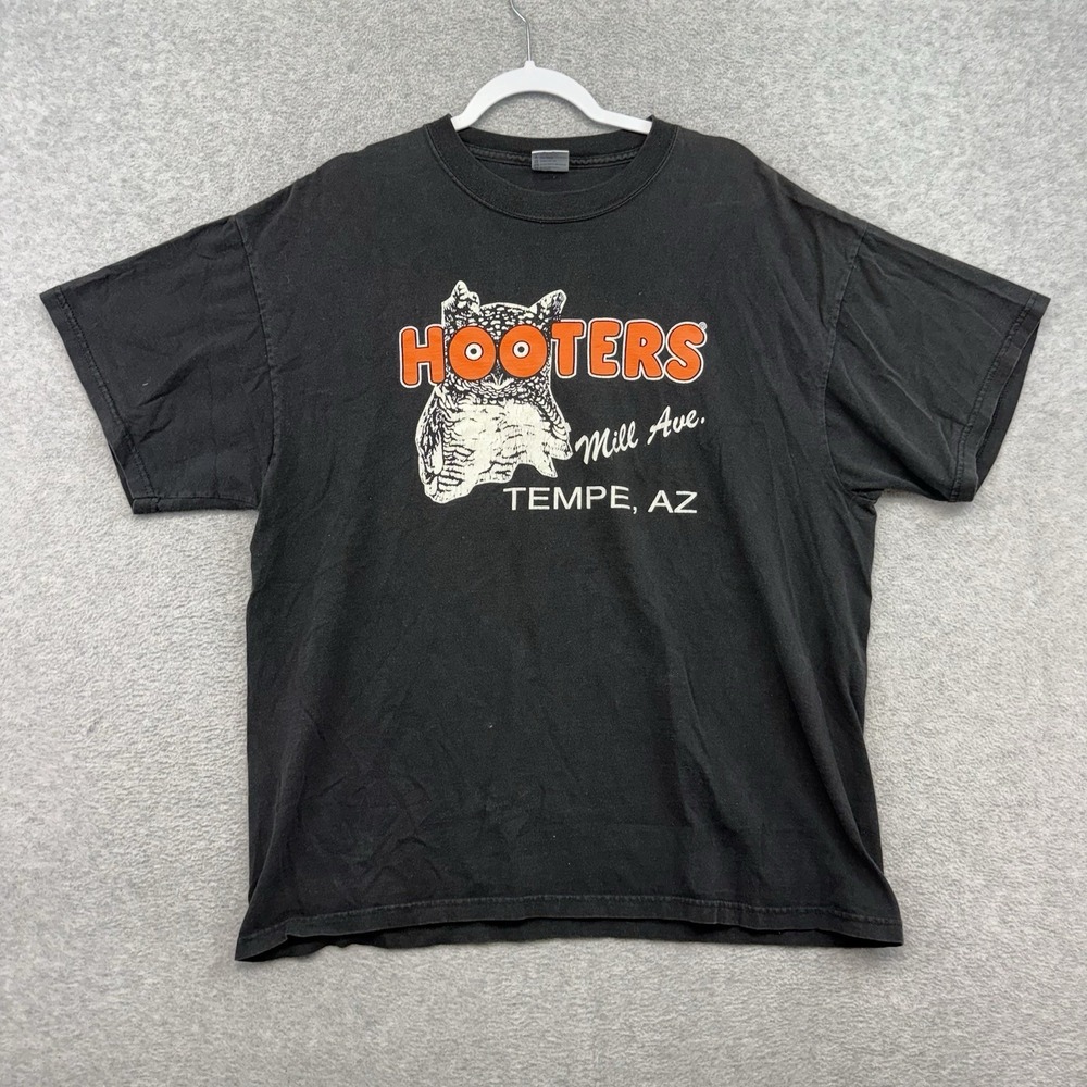 Vintage Hooters Owl Restaurant Graphic DELTA usa made mens black T-Shirt 90s XL